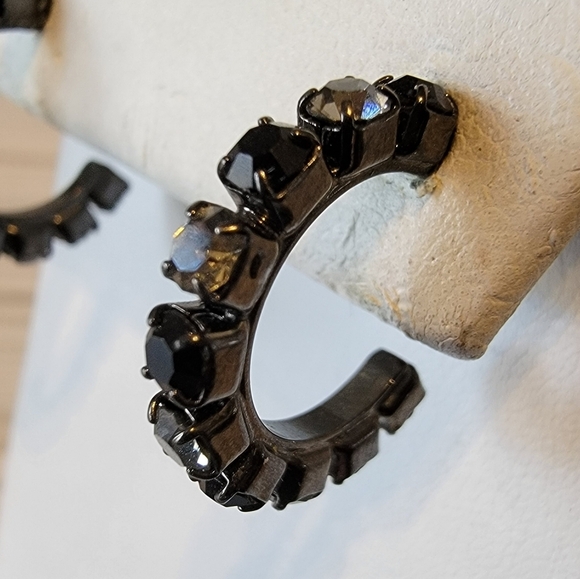 A15 Black & Clear Rhinestone Pierced Earrings - Picture 3 of 4